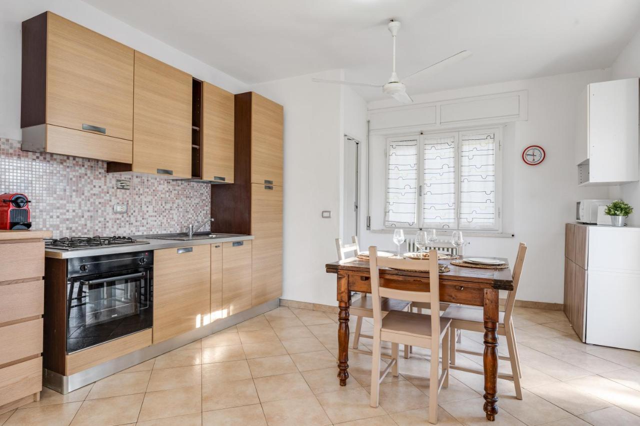 Appartement Casa Fiora, A 50 M Dal Mare à San Vincenzo Extérieur photo